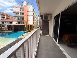 Pool-view Studio With Balcony - Nordic VIP 3, Pratumnak