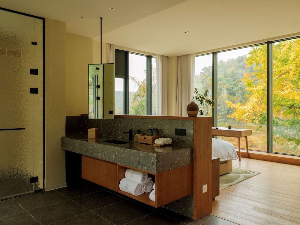 naked Home GRAND Ginkgo Valley