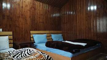 Tandi Sarai Huts