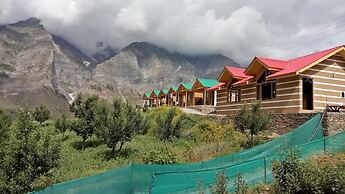 Tandi Sarai Huts