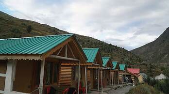 Tandi Sarai Huts
