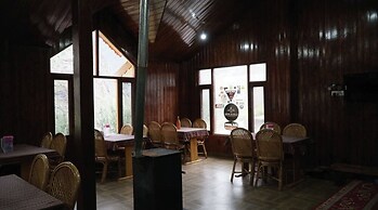 Tandi Sarai Huts