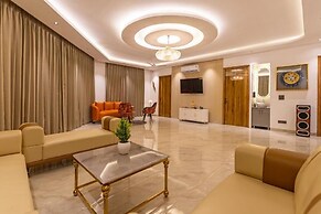 Elivaas Vedaaz 4 BHK Farmhouse With pool