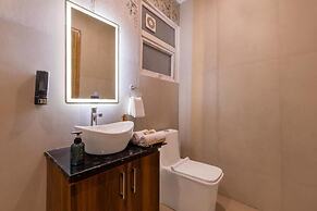 Elivaas Vedaaz 4 BHK Farmhouse With pool