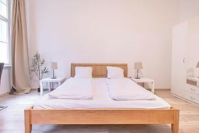 Comfortable 1BR Near Belvedere Palace