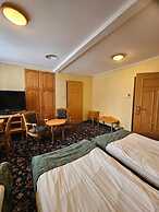 Folwark Historic Hotel