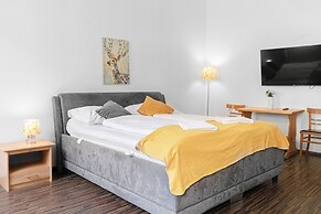 Central 1BR Apartment for Long Stays
