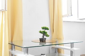 Central 1BR Apartment for Long Stays