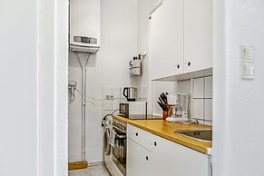 Comfy 2BR Apartment Long Stay Downtown