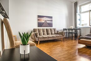 Comfy 2BR Apartment Long Stay Downtown