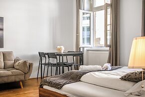 Comfy 2BR Apartment Long Stay Downtown