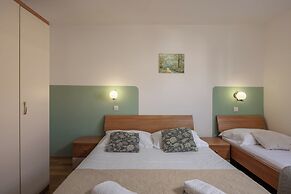 Oasis Jadreski Apartments