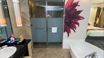 Comfortable Room, 100m to Walking st, 5th Floor