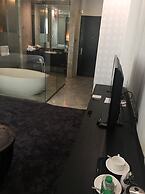 Comfortable Room, 100m to Walking st, 5th Floor