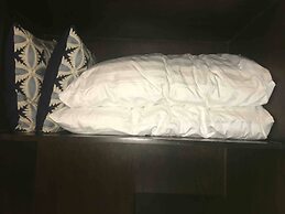 Comfortable Room, 100m to Walking st, 5th Floor