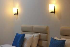 Niharika Heights Luxury Hotel