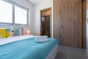 Silver Line 1-BR Apt & Balcony in Larnaca