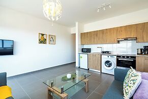 Silver Line 1-BR Apt & Balcony in Larnaca