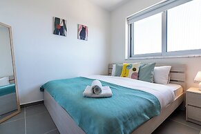 Silver Line 1-BR Apt & Balcony in Larnaca
