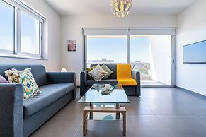 Silver Line 1-BR Apt & Balcony in Larnaca