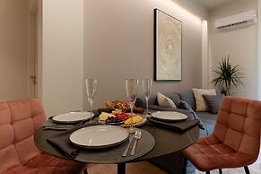 Acropolis Deluxe 1BR Apartment