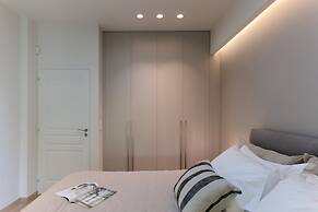Acropolis Deluxe 1BR Apartment