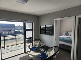 Holiday Apartments - Millennial Arch