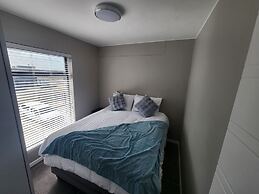 Holiday Apartments - Millennial Arch