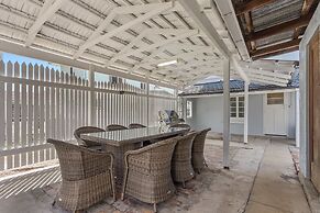 Metawisebnb Waterfront 3BR Coastal Escape