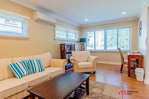 Metawisebnb Waterfront 3BR Coastal Escape