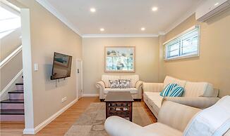 Metawisebnb Waterfront 3BR Coastal Escape