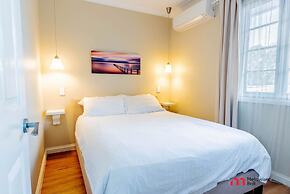 Metawisebnb Waterfront 3BR Coastal Escape