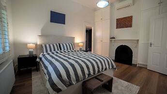 Sanctuary on Stanhope - Art & Modern Luxury