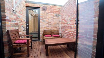 Sanctuary on Stanhope - Art & Modern Luxury