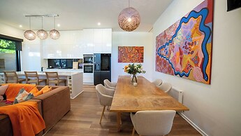Sanctuary on Stanhope - Art & Modern Luxury