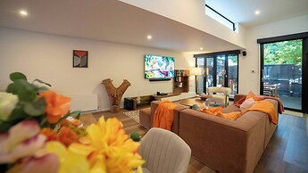 Sanctuary on Stanhope - Art & Modern Luxury