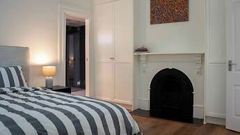 Sanctuary on Stanhope - Art & Modern Luxury