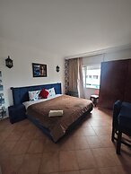Merry Studio Hotel