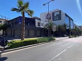 Merry Studio Hotel