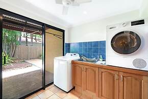 Zenlux Tropical Retreat Pool BBQ Golf Course