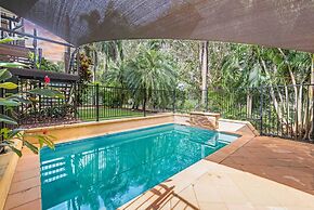 Zenlux Tropical Retreat Pool BBQ Golf Course