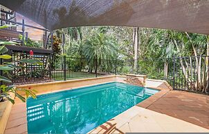 Zenlux Tropical Retreat Pool BBQ Golf Course