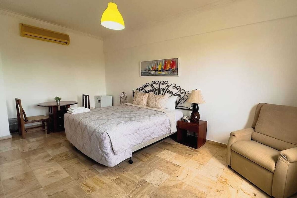 Hotel Tropicana