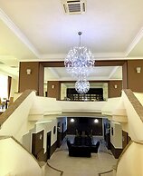 Albert Hotel & Restaurant
