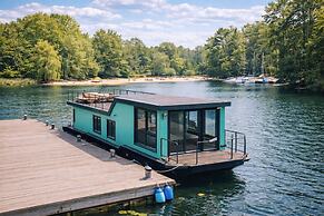 Schwimmendes Ferienhaus in Berlin