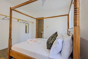 AUREGI VILLAS