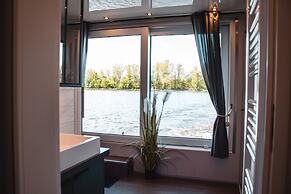Schwimmendes Ferienhaus in Berlin