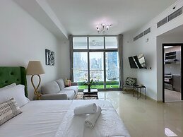 Luxury Studio with Marina View