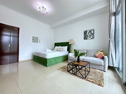 Luxury Studio with Marina View