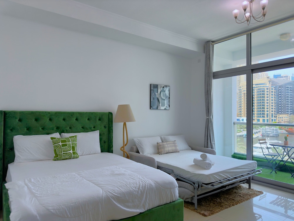 Luxury Studio with Marina View